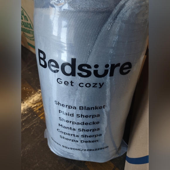 Bed sure Sherpa blanket - Picture 1 of 4